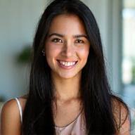 Foto de Isabella Flores, estudiante satisfecha